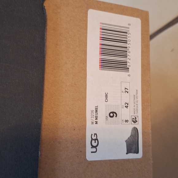 AUTHENTIC MEN UGG - Picture 3 of 6